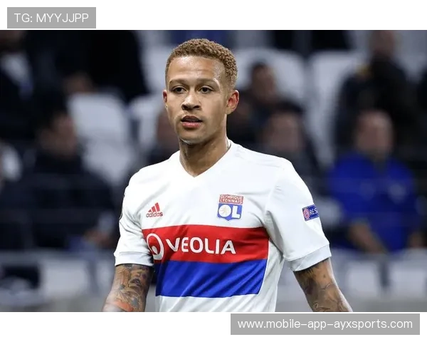 尤文图斯后防高点解围表现突出